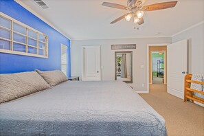 3 habitaciones, tabla de planchar con plancha, internet y ropa de cama 