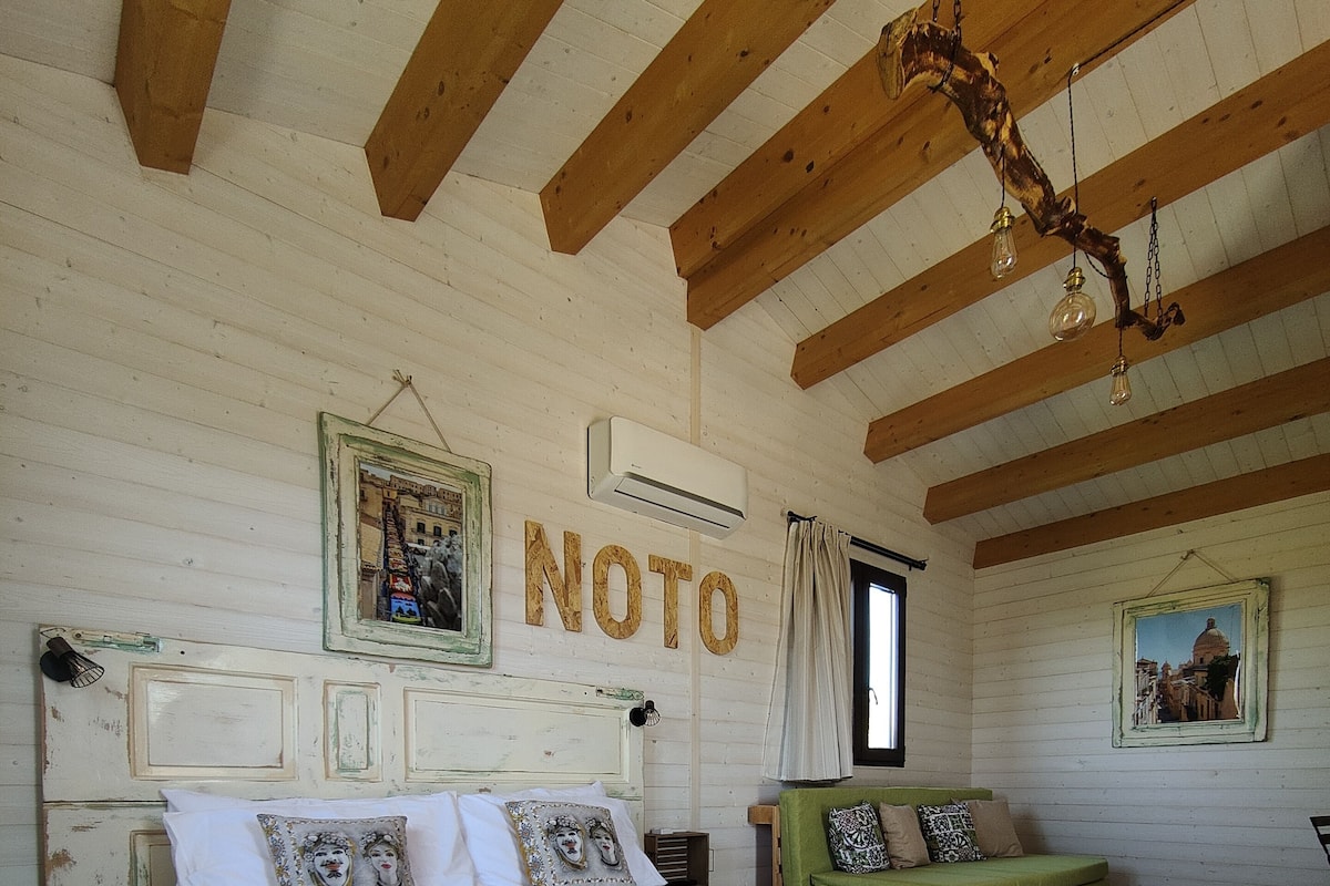 Suite (Noto)