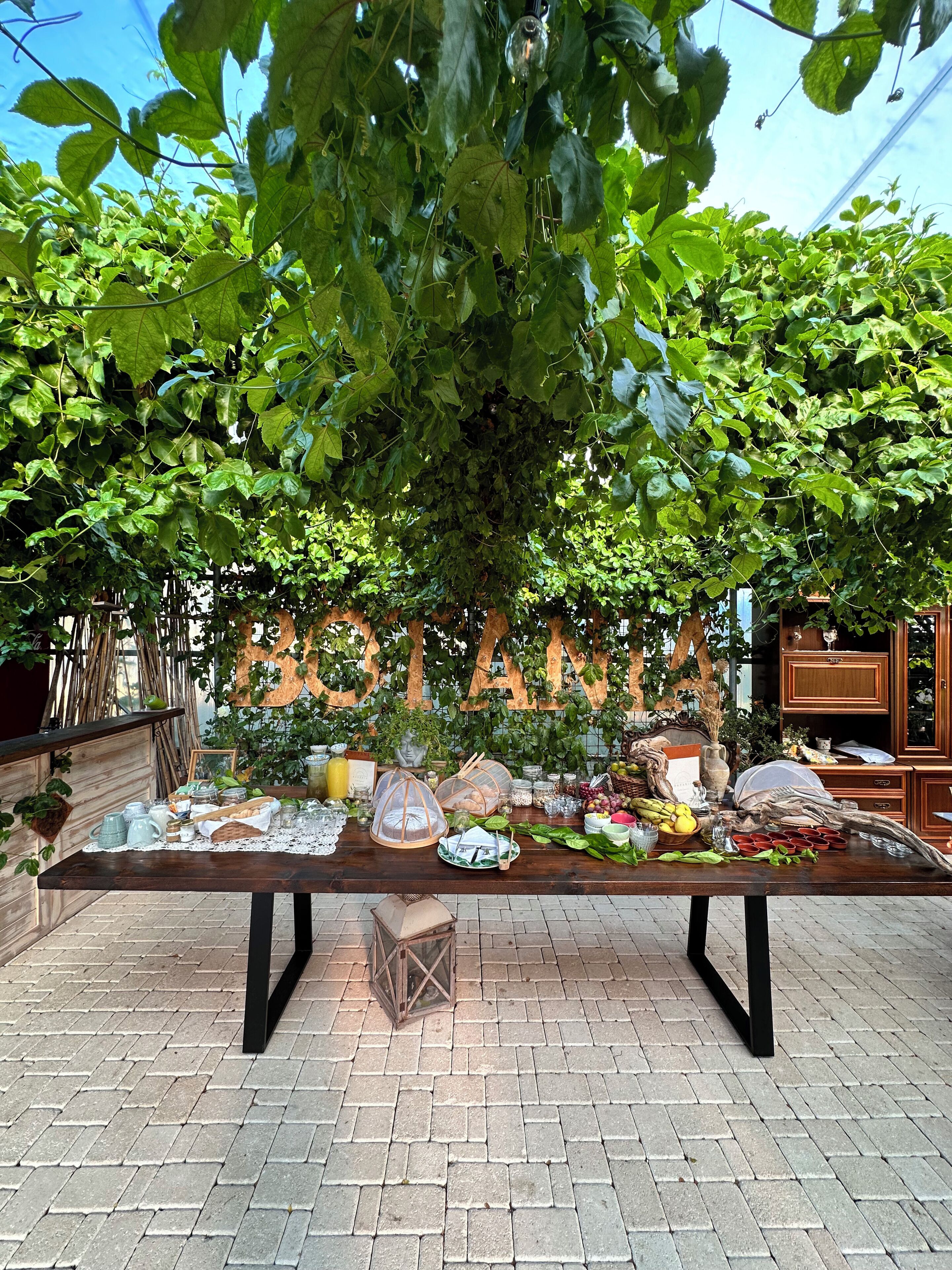 Colazione a buffet, servita tutte le mattine (10 EUR a persona) 