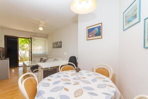 Dining - One Bedroom Apartment B (Portoroz)