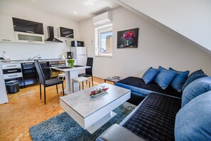 TV - Apartment A1 - One Bedroom Apartment A2 (Ljubljana)