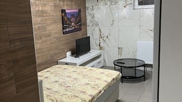 1 bedroom, internet, bed sheets