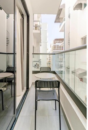 Outdoor dining - Apartamento Cálido, Piscina y Gimnasio (Santo Domingo)