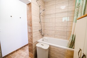 Hårtørrer, håndklæder, Toiletpapir
