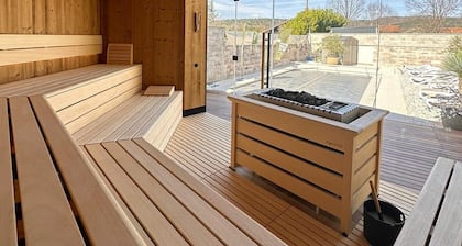 Two Bedroom Apartment with Terrace and shared pool