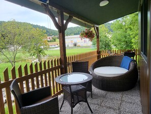Outdoor dining - Holiday Home Gloria by a Natural Swimming Pool (Kozje)