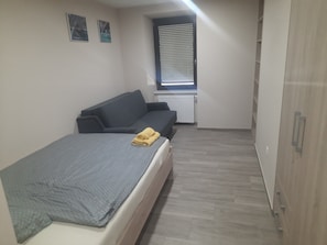 2 bedrooms, WiFi, bed sheets