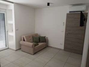 Télévision, chaîne hi-fi