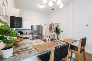 Private kitchen - The Pink House! Gorgeous 3BR historic Ybor PETS OK (Tampa)