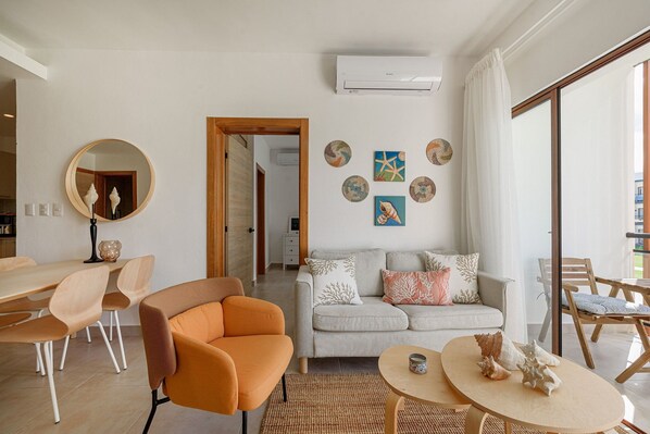 TV - Beach Access Apartment with Pool (Punta Cana)