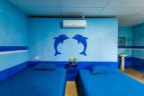 Individually decorated, individually furnished, desk, laptop workspace - Posada Barahona (Izamal)