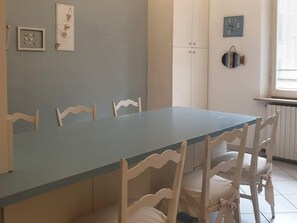 Apartment | Private kitchen | Full-sized fridge, oven, electric kettle, toaster - Cleo Tulipano (Falconara Marittima)