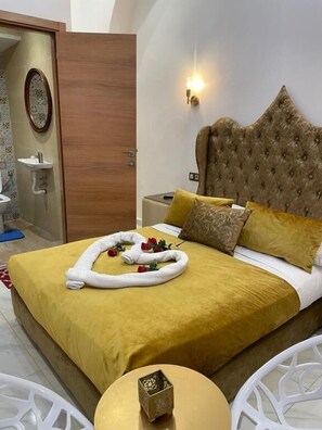 Free WiFi, bed sheets - hotel palace (Tangier)