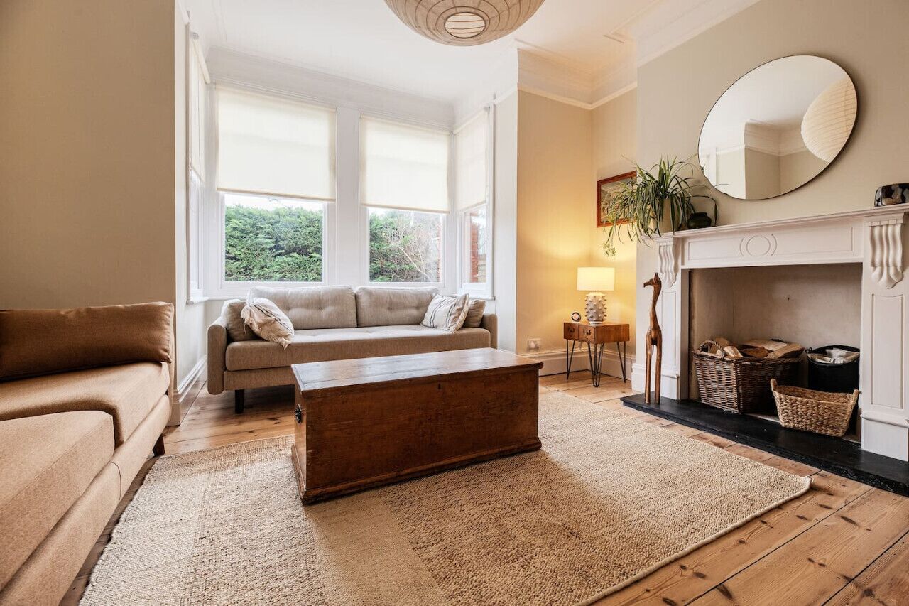 TV, fireplace, stereo