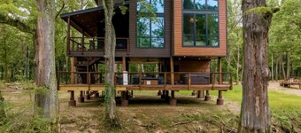 Riverfront Eagletown Retreat for Families, Groups