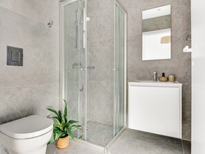 Studio, Multiple Bedrooms, Balcony, Ocean View | Bathroom - Sanders Florida - Petite Studio With Sea View (Ayia Napa)