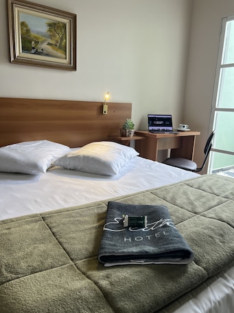 Deluxe Double Room. Hotel Elithi