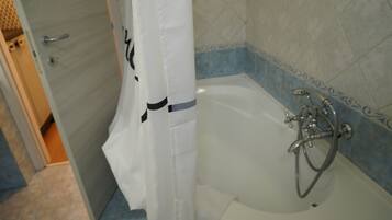 Apartment | Bathroom