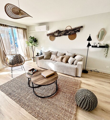 Balcony ★ Free Parking ★ AC ★ Pool | Modern 1 Bdr