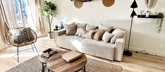 Balcony ★ Free Parking ★ AC ★ Pool | Modern 1 Bdr