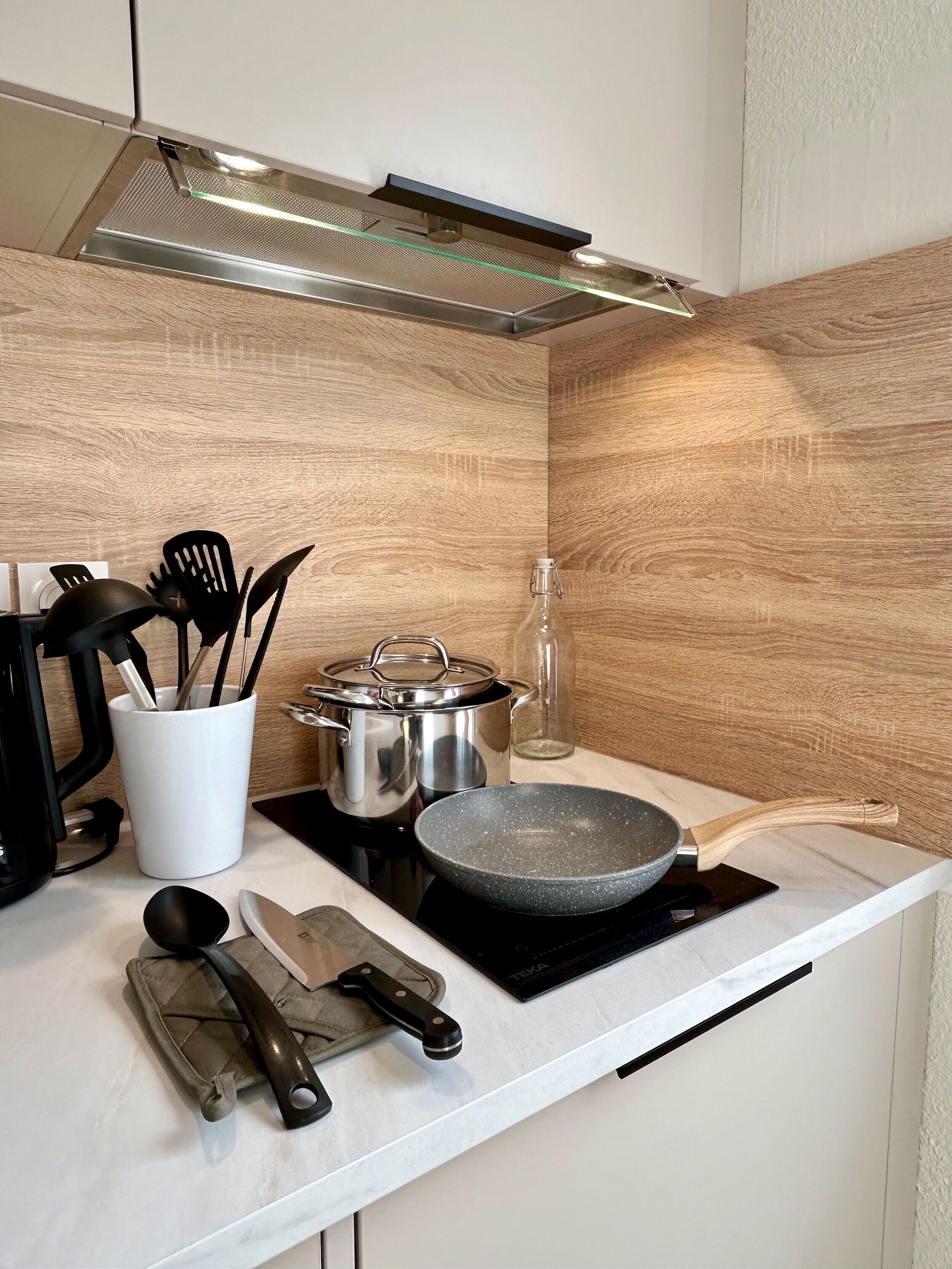 Fridge, microwave, dishwasher, coffee/tea maker