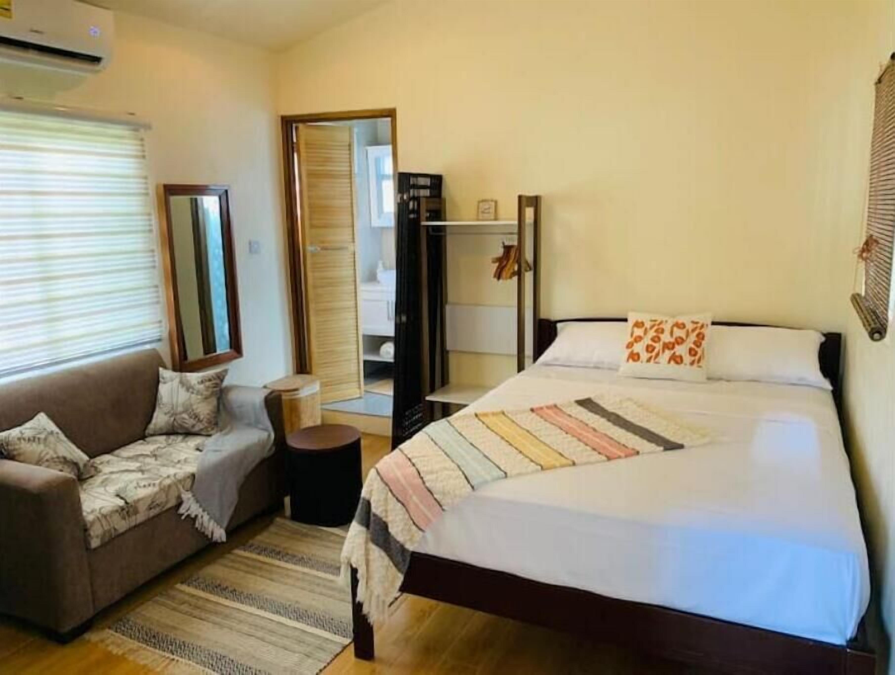 1 chambre, bureau, fer et planche à repasser, Wi-Fi gratuit