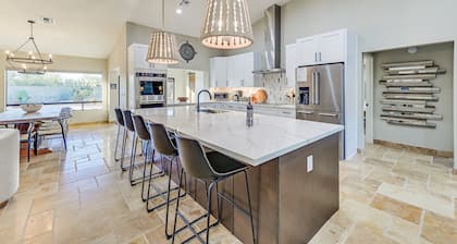 Casa Luna | 8BR w/ Pool, Hot Tub, Putting Green | Pet Friendly