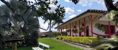 Fachada de la propiedad