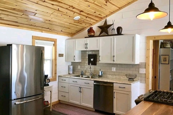 Microondas, horno, placa de cocina, lavavajillas