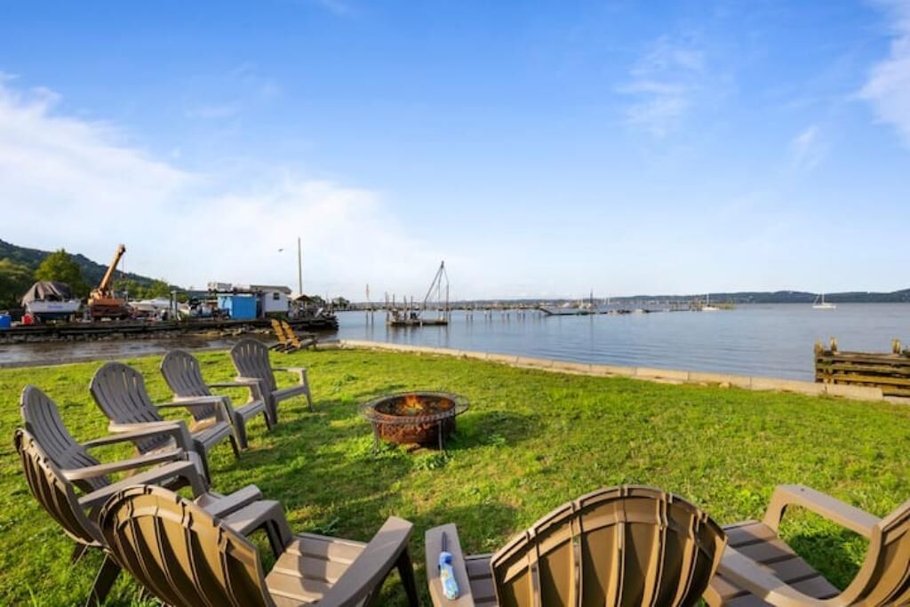Piermont Waterfront Villa! Sleeps up to 16 adults Luxuriously and In Style