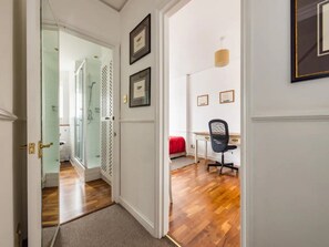 2 soverom, strykejern/-brett, wi-fi (inkludert) og sengetøy