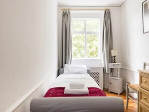 2 chambres, fer et planche à repasser, Wi-Fi gratuit, draps fournis