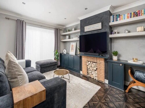 Pass the Keys | Stylish Modern 3 bed house with Parking