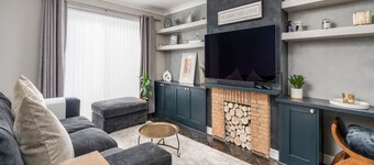Pass the Keys | Stylish Modern 3 bed house with Parking