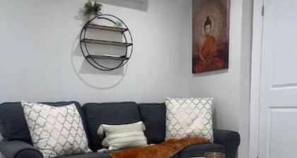 Spacious one Bedroom apt *No cleaning fee*