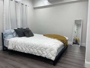 1 室のベッドルーム、デスク、アイロン / アイロン台、WiFi