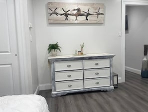 1 bedroom, desk, iron/ironing board, WiFi