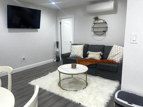 Spacious one Bedroom apt *No cleaning fee*