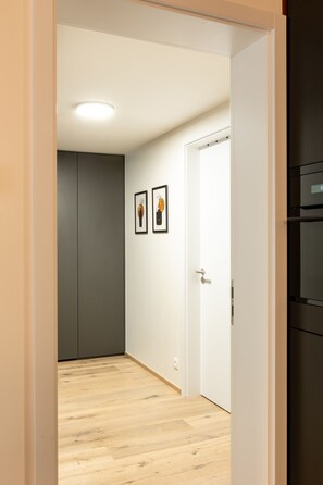 Egyptian cotton sheets, premium bedding, pillow-top beds - Chill in Oriental Splendour (Prague)