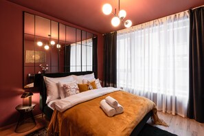 Egyptian cotton sheets, premium bedding, pillow-top beds - Chill in Oriental Splendour (Prague)