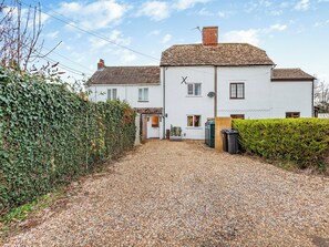 Exterior - 3 bedroom accommodation in West Ashton, near Trowbridge (West Ashton, near Trowbridge)
