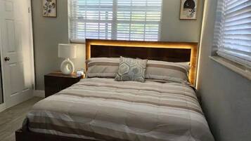 4 bedrooms, iron/ironing board, free WiFi, bed sheets