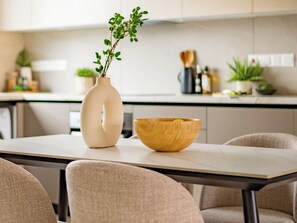 Appartement, 1 slaapkamer, balkon, uitzicht op oceaan | Dineerruimte