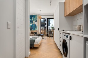 1 bedroom, iron/ironing board, WiFi, bed sheets - Modern Studio In Heart of Century City (Cape Town)