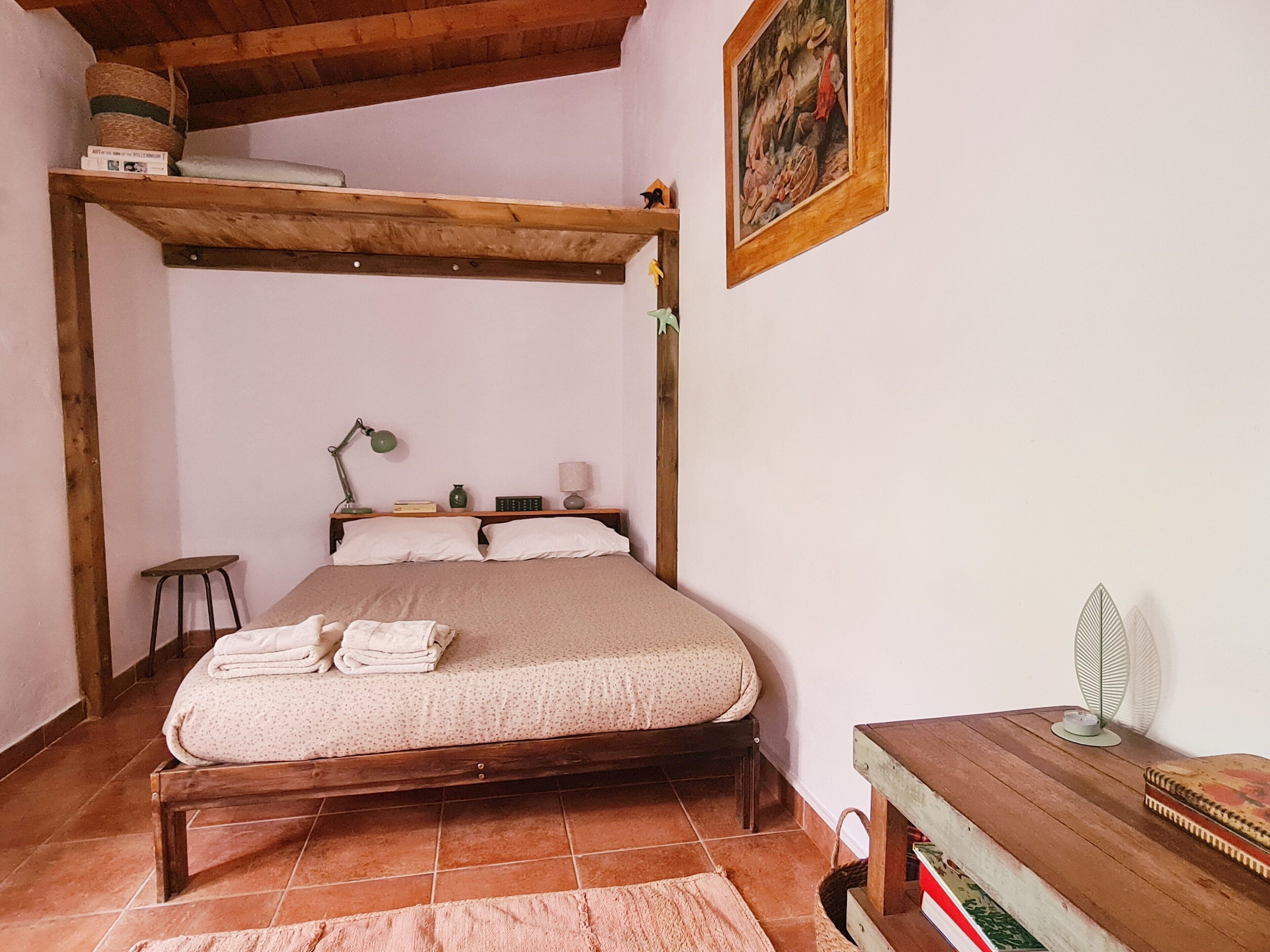 2 habitaciones, tabla de planchar con plancha y wifi gratis 