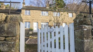 A stone house with a white gate labeled "Please Close The Gate." - Acorn Cottage, Bolton Abbey, Yorkshire Dales (Beamsley, Skipton)