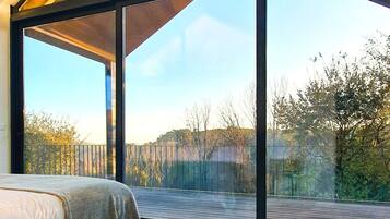 4 habitaciones, tabla de planchar con plancha y cuna de viaje