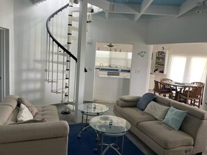 Smart TV - 8 Gables Cottage, accommodates up to 6 guests. (Caicos Islands)