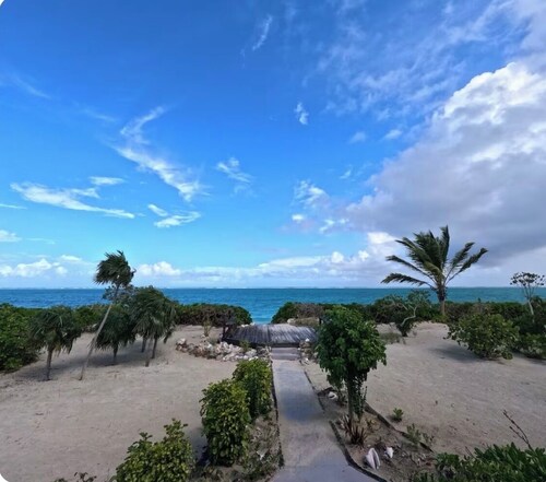 8 Gables Cottage, accommodates up to 6 guests.