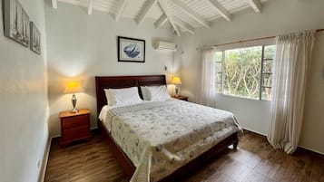 3 slaapkamers, een strijkplank/strijkijzer, gratis wifi, beddengoed